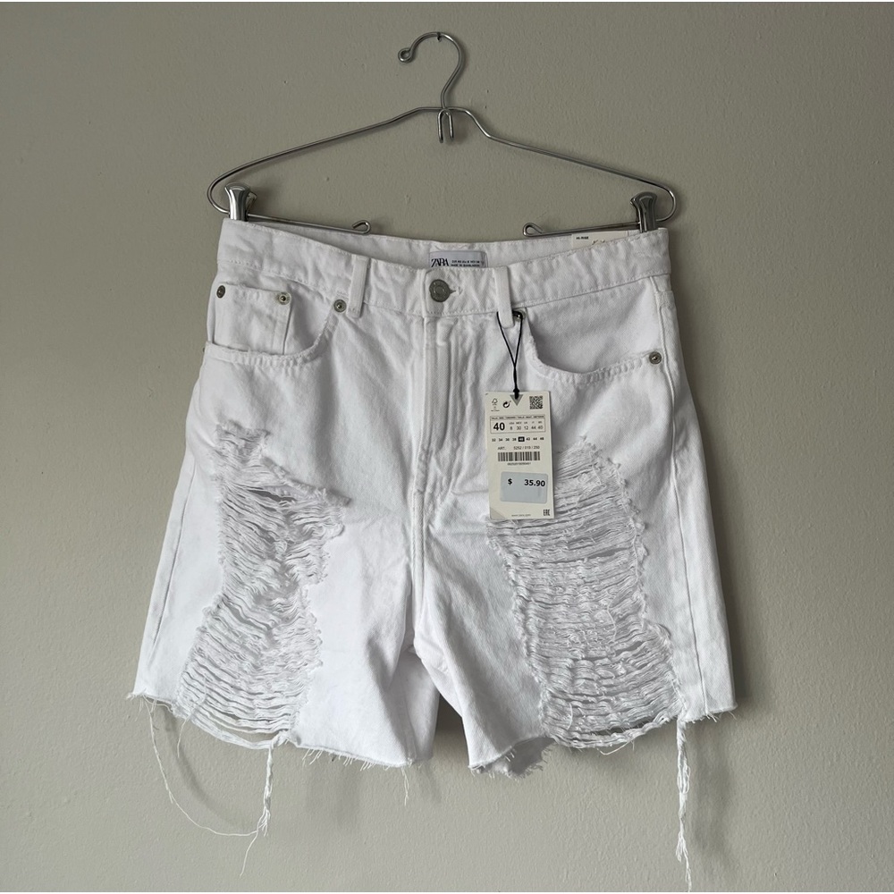 Zara 90s Long Cut Off White Shorts